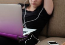 «Группы смерти» для подростков обрели нацистский характер