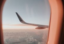 Летевший из Турции самолет совершил экстренную посадку в российском городе