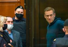 Более 70 мировых знаменитостей призвали Путина предоставить Навальному медпомощь в колонии