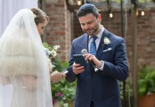 Молодожены на свадьбе обменялись уникальными цифровыми NFT-кольцами