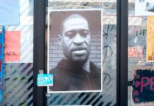 Ветеран полиции Миннеаполиса в суде по делу Джорджа Флойда назвал «совершенно излишним» применение к нему силы