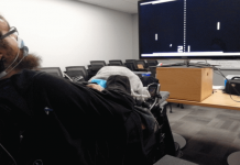 Парализованный человек и обезьяна с мозговыми имплантами сразятся в «ментальный» пинг-понг