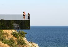 Отели популярного курорта в Крыму начнут пускать россиян при двух условиях