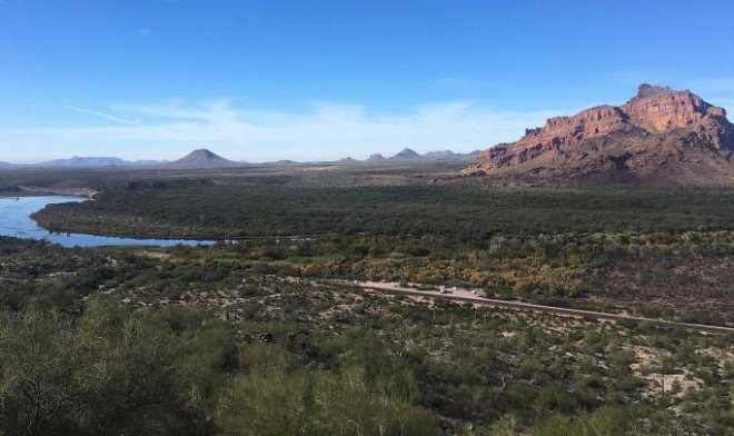 Почему крупнейшие мировые производители чипов строят заводы в пустыне Аризоны 