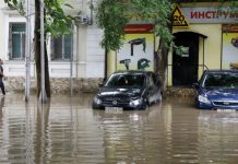 Подтопленные машины: смогут ли жители Крыма получить компенсацию
