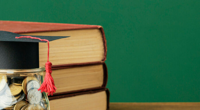 Минпромторг увеличит количество стипендий для ученых и других сотрудников оборонки