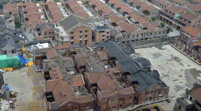 В Китае перевезли, а затем вернули назад целый старинный квартал