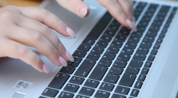 «Живем на доверии»: жители городов «без интернета» не знают, как называются общественные остановки