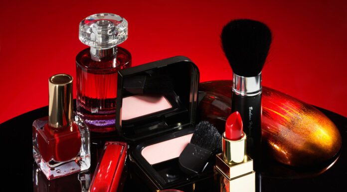 Парфюмеры-разбойники: мошенники пользуются тягой к импортной парфюмерии