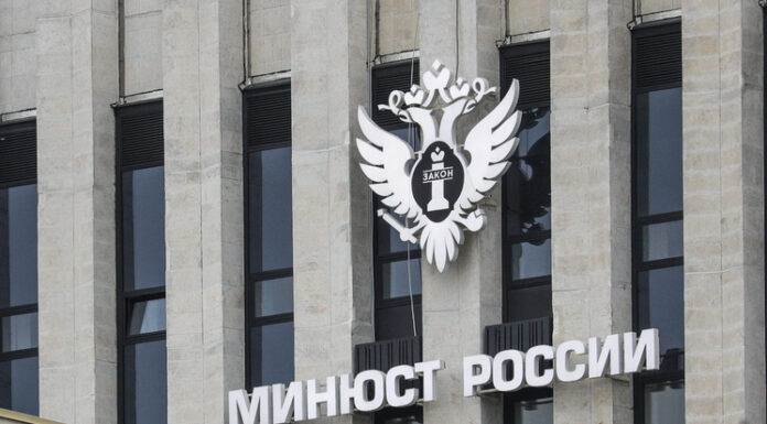 Изменены правила ношения одежды в колониях: заключенным делают поблажки