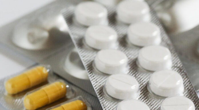 Добавки с сюрпризом: производители фальшивых БАД учатся обходить закон