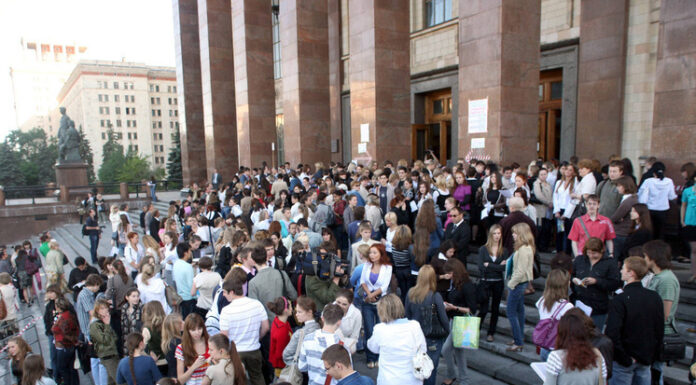 В Минобрнауки РФ хотят запретить принимать в вузы «троечников»