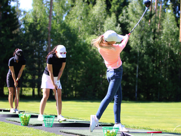 Из школьников сделают гольфистов: уроки физкультуры облагородят